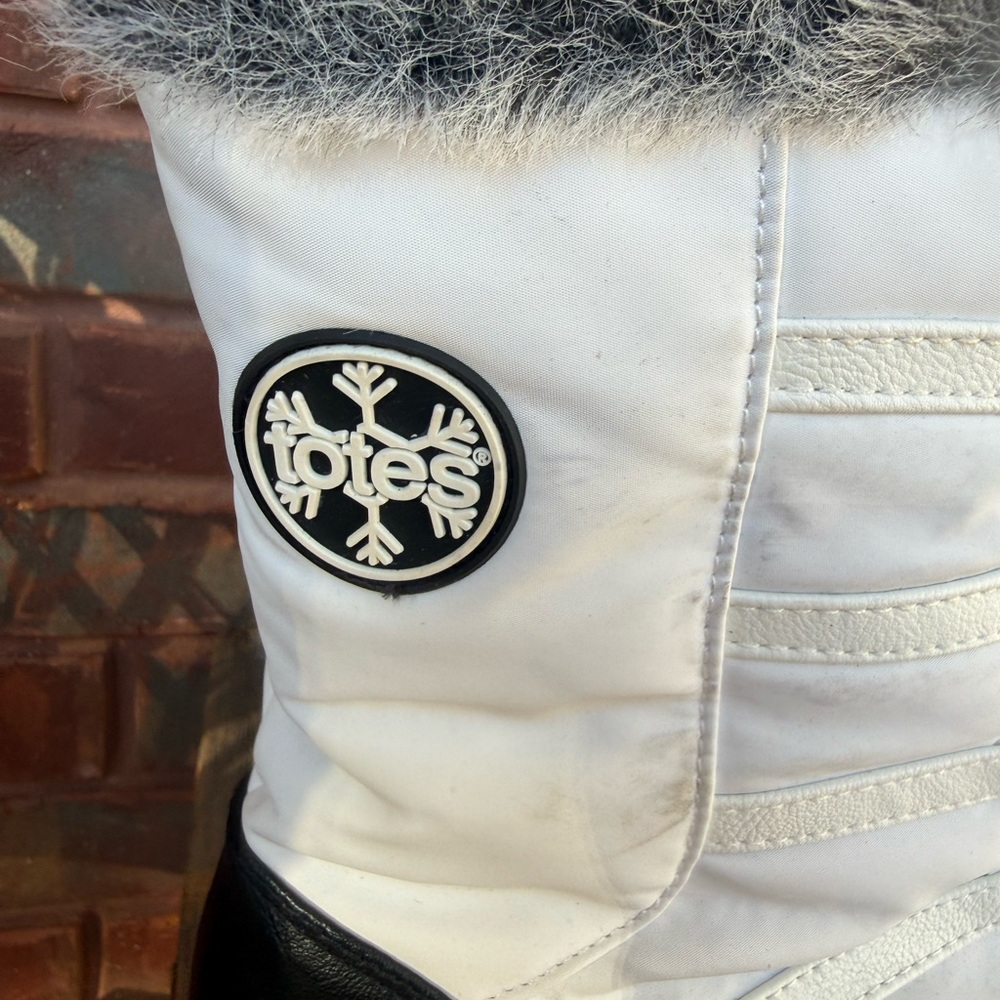 Totes Weatherproof Adele Winter Snow Boots Womens Size 10 White Black Fur Lined - Picture 2 of 16
